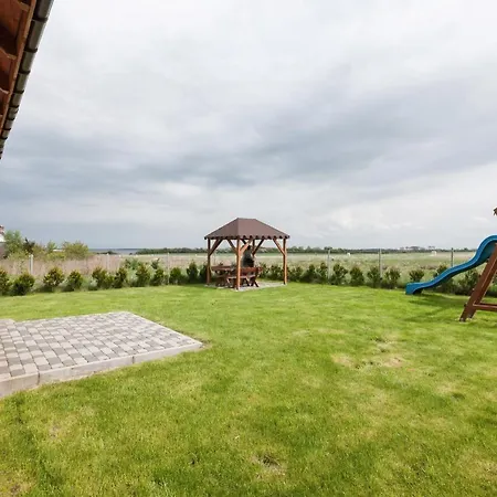 Holiday Houses By Renters *