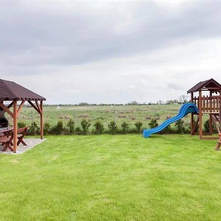 Holiday Houses By Renters Holiday home Miedzywodzie