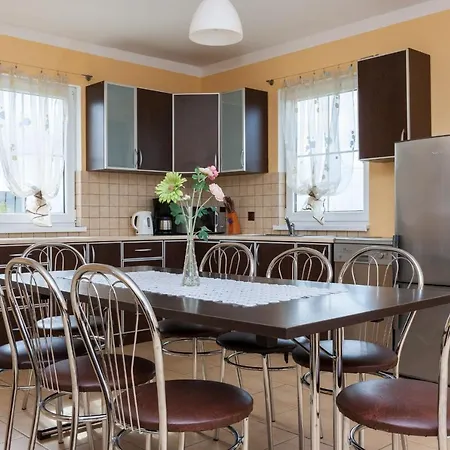 Holiday Houses By Renters *