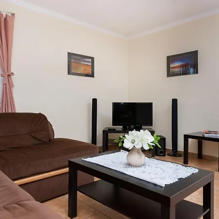 Holiday Houses By Renters Holiday home Miedzywodzie