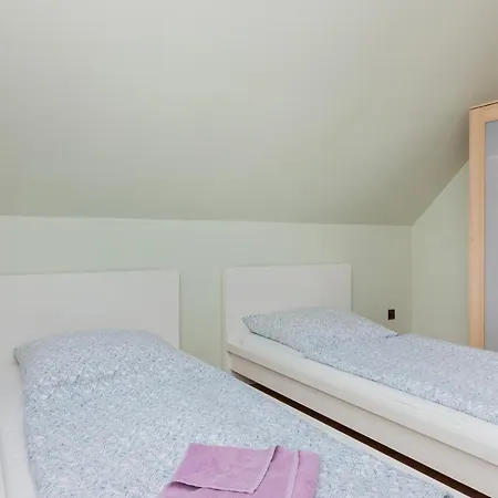 Holiday Houses By Renters *