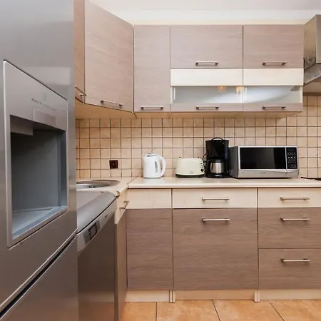 Holiday Houses By Renters